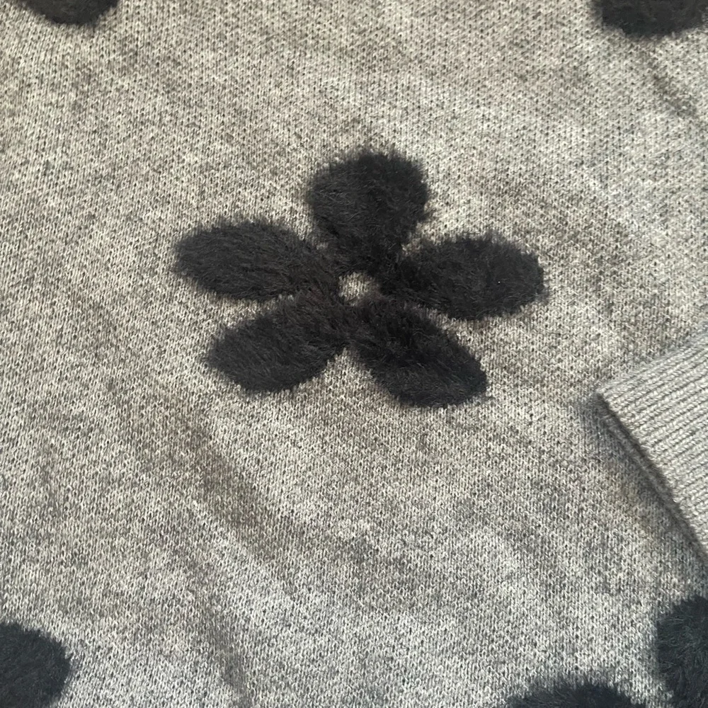 Mod Gray Floral Knit Sweater | Black Flower Detail | Relaxed Fit - Picture 11 of 16